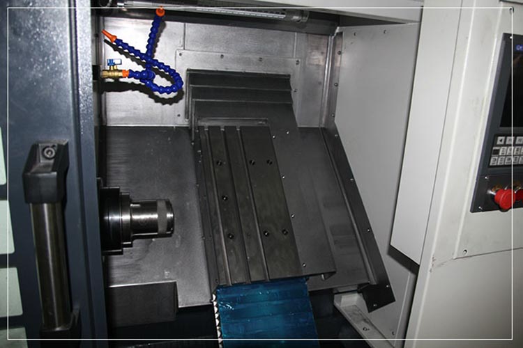 TCS40斜床(chuáng)身數控(kong)車床内(nei)部圖