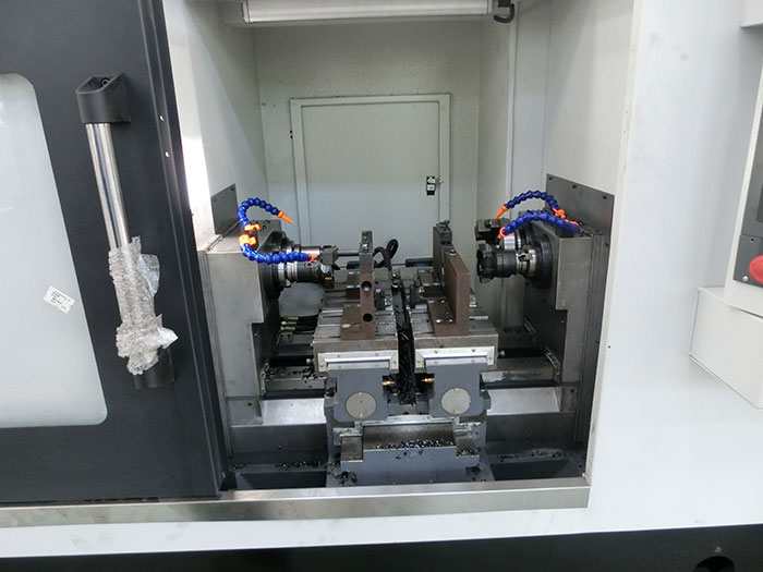 汽(qì)車轉向(xiàng)節銑端(duān)面打中(zhong)心孔工(gōng)序